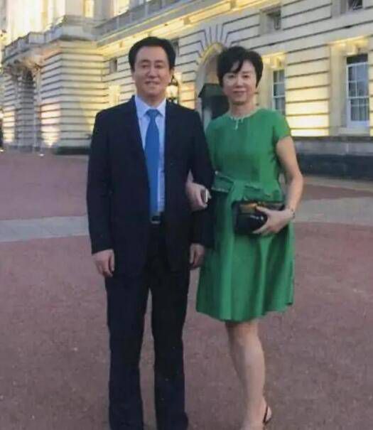 我的房间里有一个漂亮姐姐
