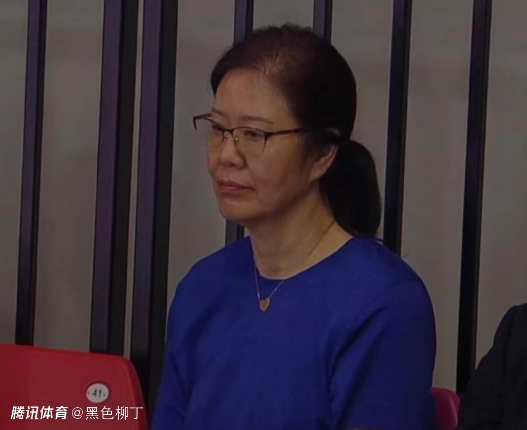 精品午夜视频