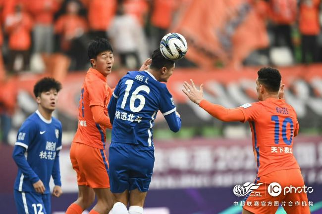 女警白嫩翘臀呻吟迎合性瘾