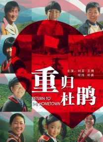 国产桃子趴着打光屁股sp抽打
